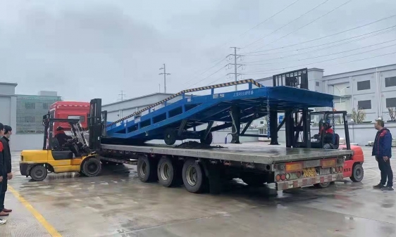 移動(dòng)式登車橋卸貨分為哪幾類